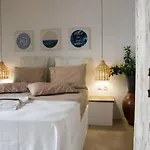 Traditional Cycladic Beauty Feriehus
