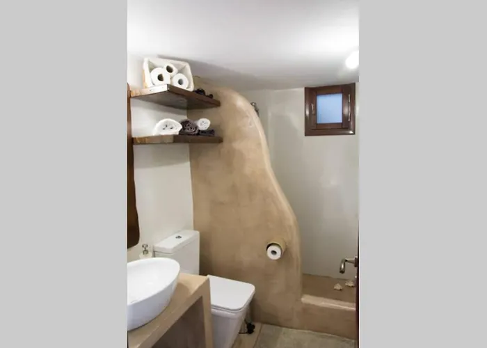 Traditional Cycladic Beauty Kalloni (Tinos)